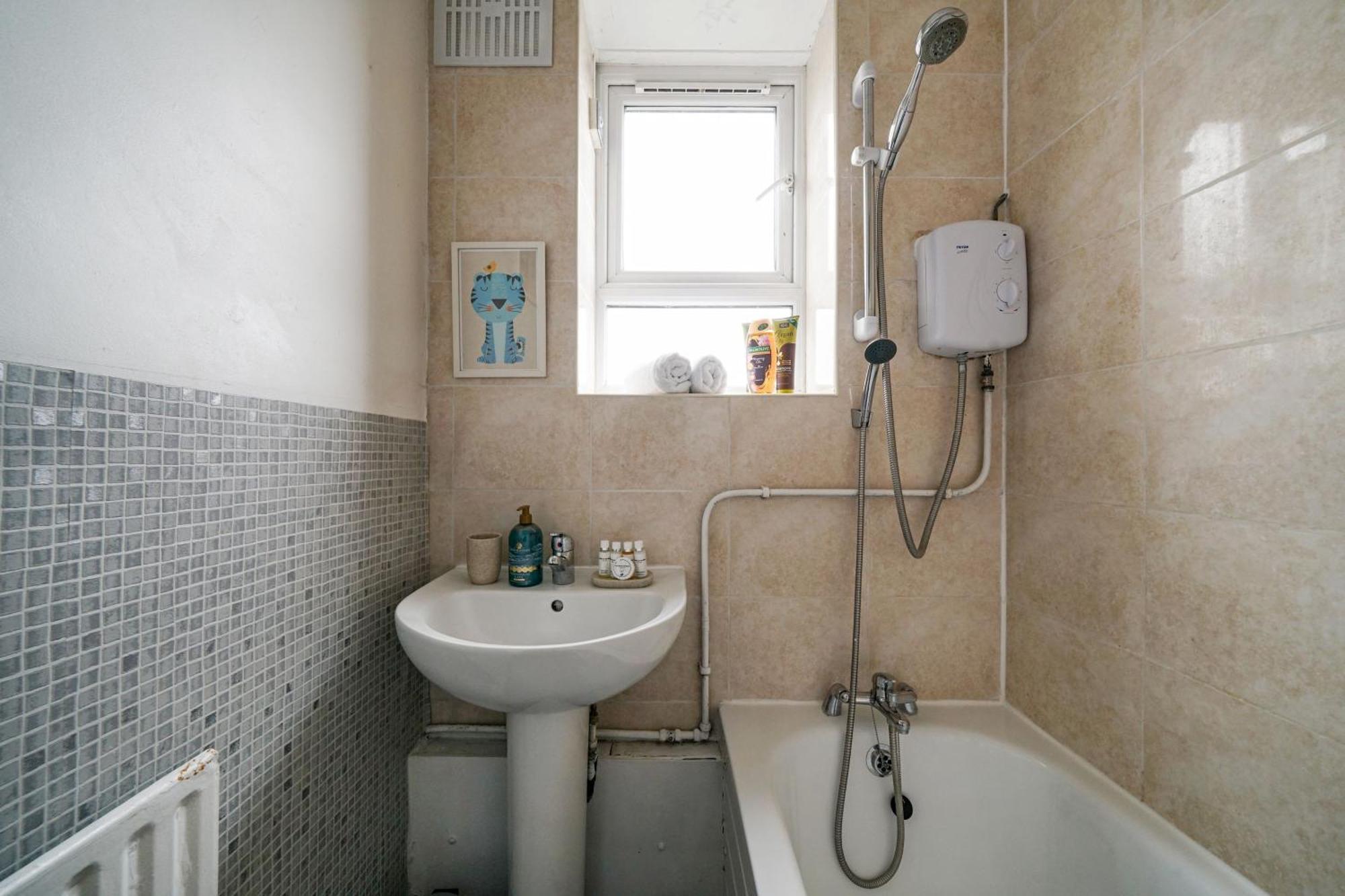 Two Bedroom By Livestay Short Lets & Serviced London, Clapham Londen
