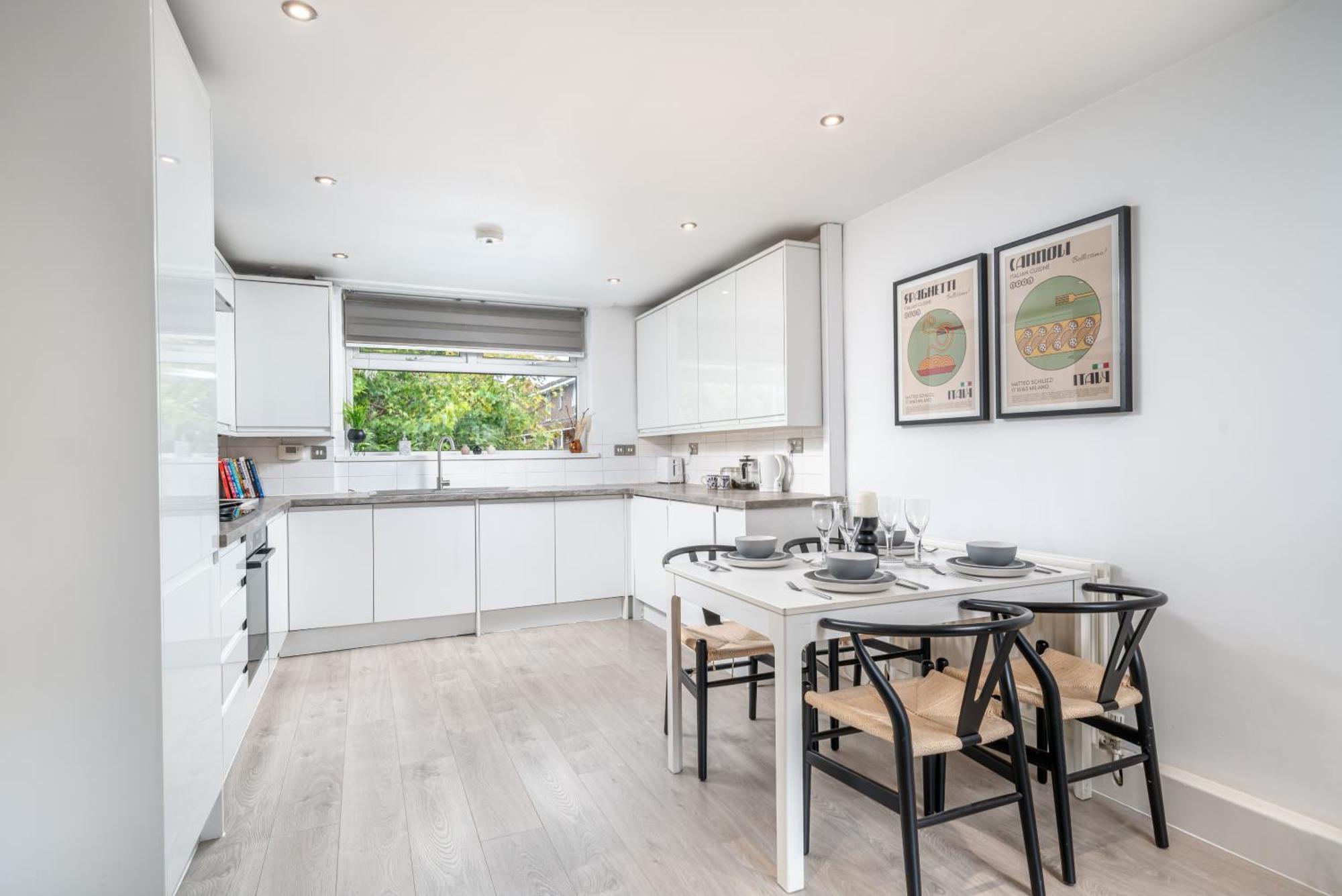 Modern & Spacious Canary Wharf Apartment, Prime Location, Balcony, Near O2, Excel, Airport & Greenwich Appartement