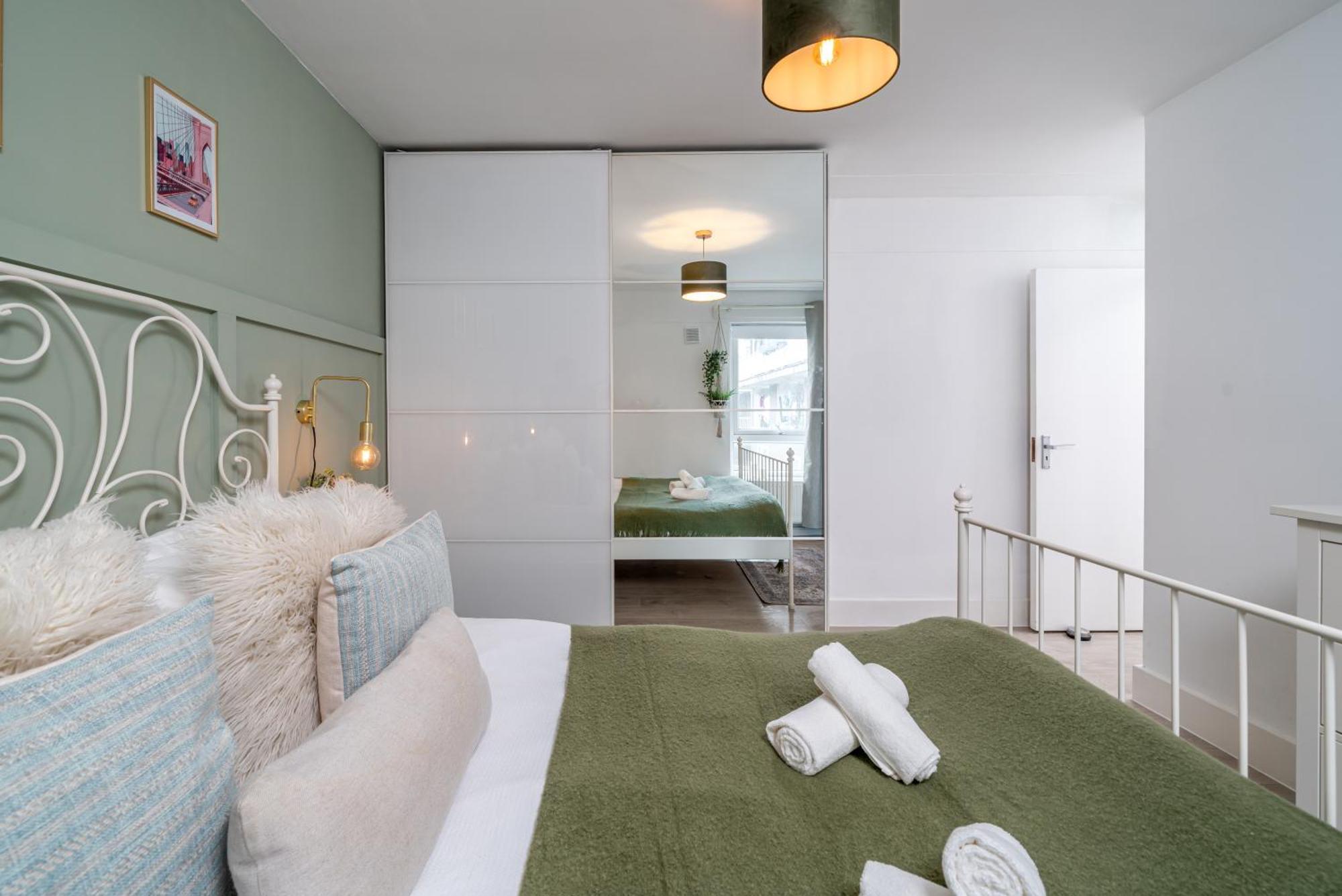 Modern & Spacious Canary Wharf Apartment, Prime Location, Balcony, Near O2, Excel, Airport & Greenwich Appartement *