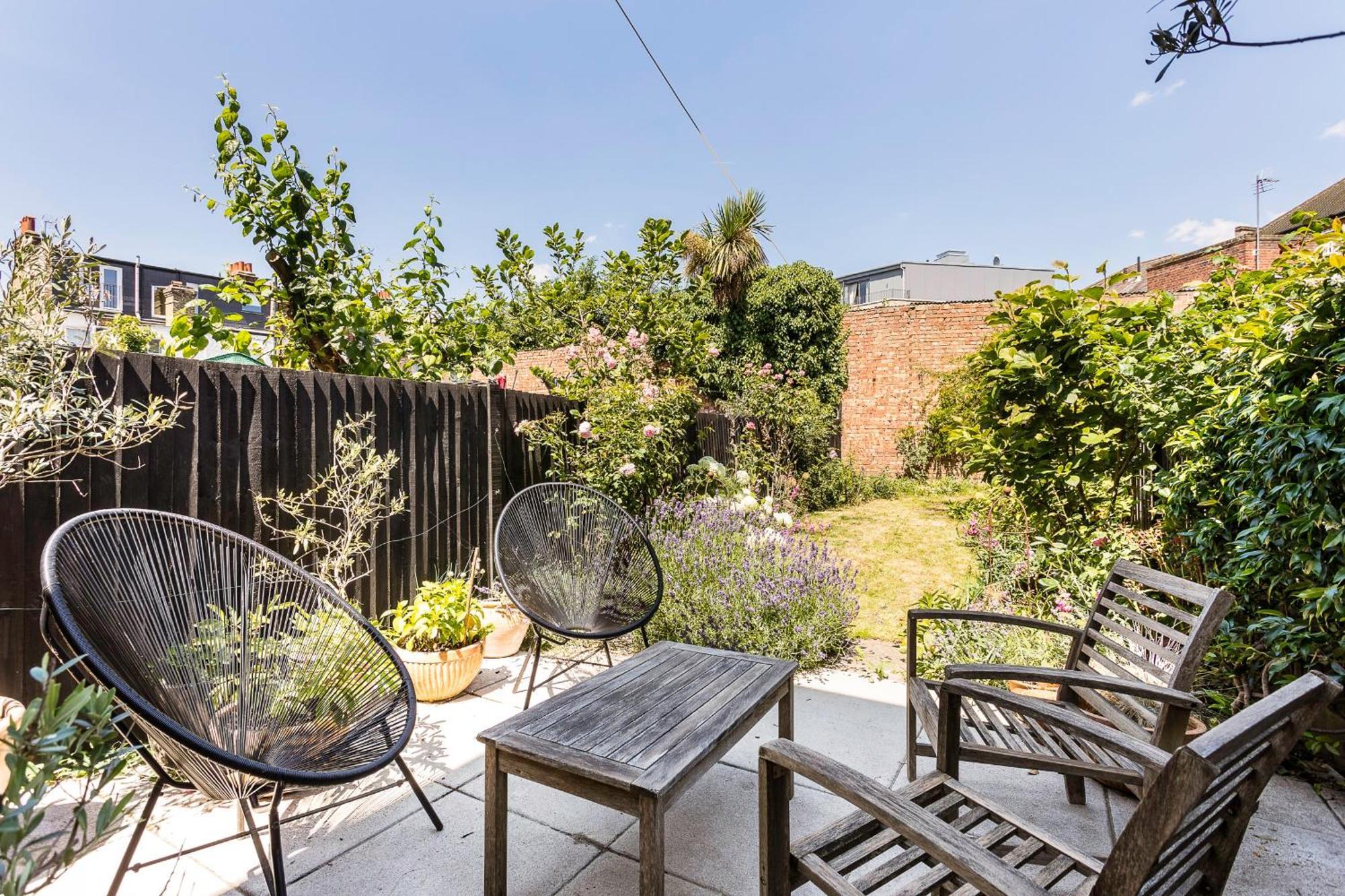 Hébergement de vacances Tooting's Charming Victorian Garden Hideaway *