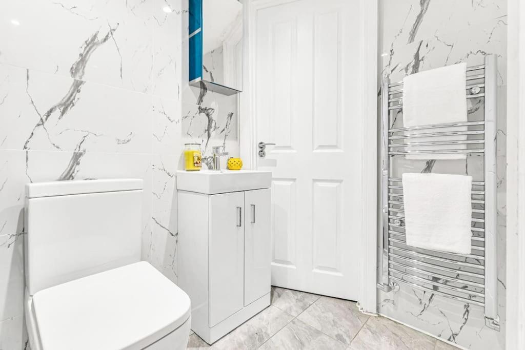 Luxstay Holland Park With Ac * Londres