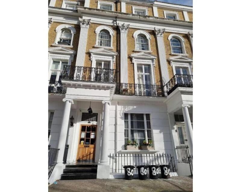 F302-3rd Floor For 2 Near Hyde Park * London
