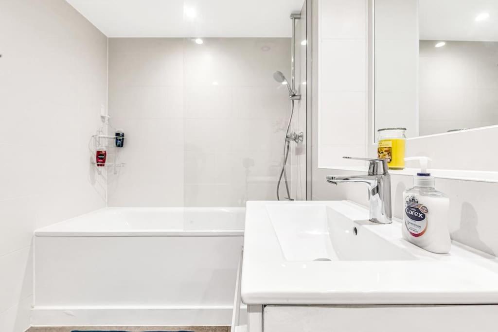 Luxaway In Earls Court - Sleeps Up To 10 Apartamento Londres