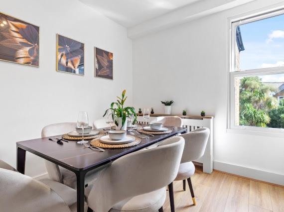 Imperial Wharf Chelsea 3 Bedroom * Londen