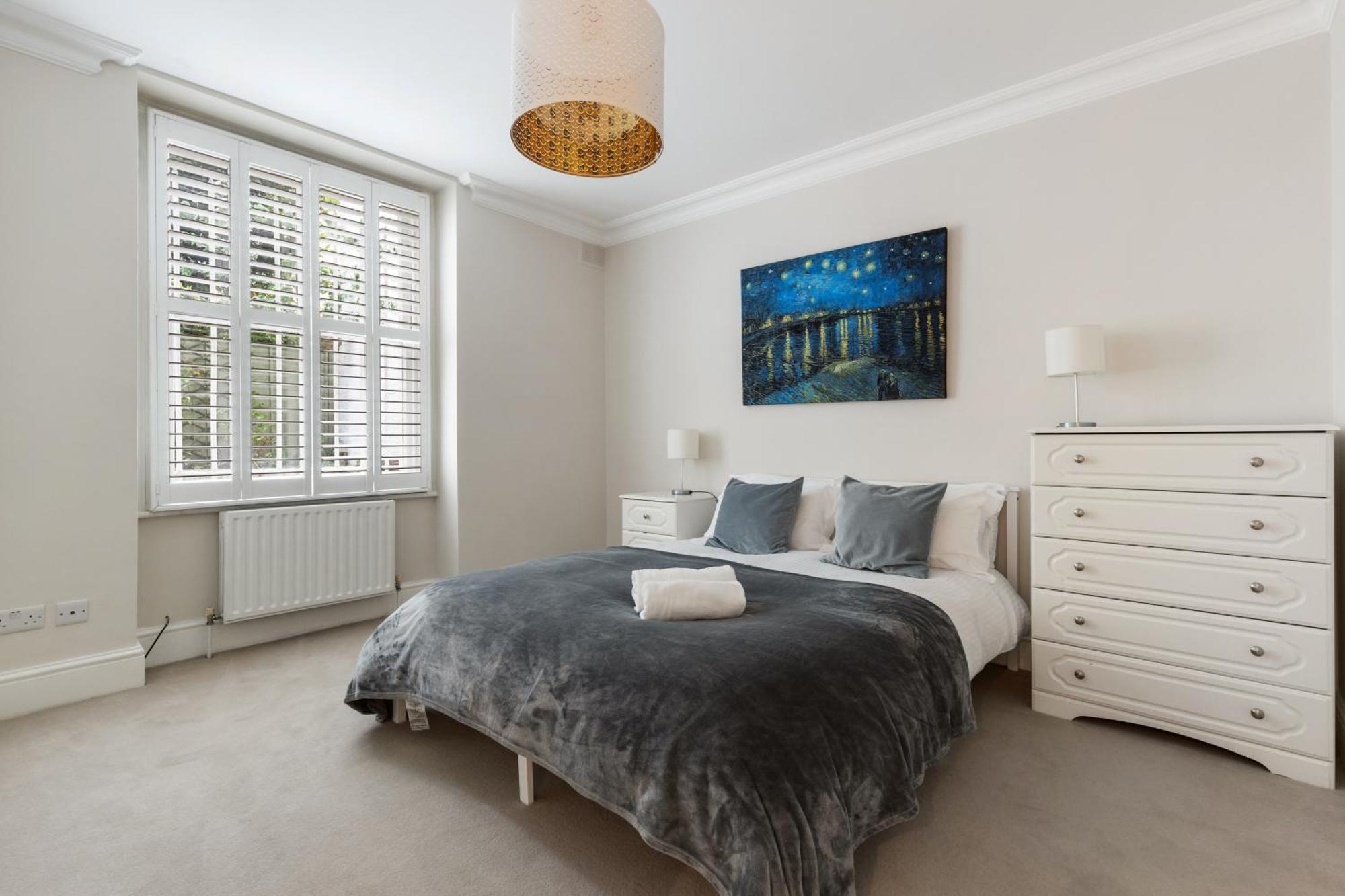Kensington Spacious * London