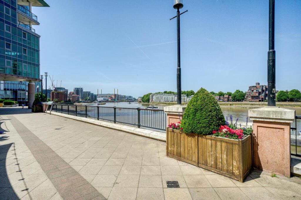 2 Bedroom Flat In Vauxhall