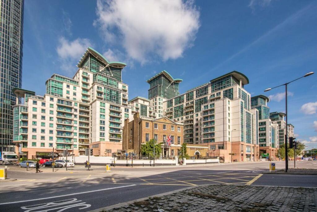 2 Bedroom Flat In Vauxhall *