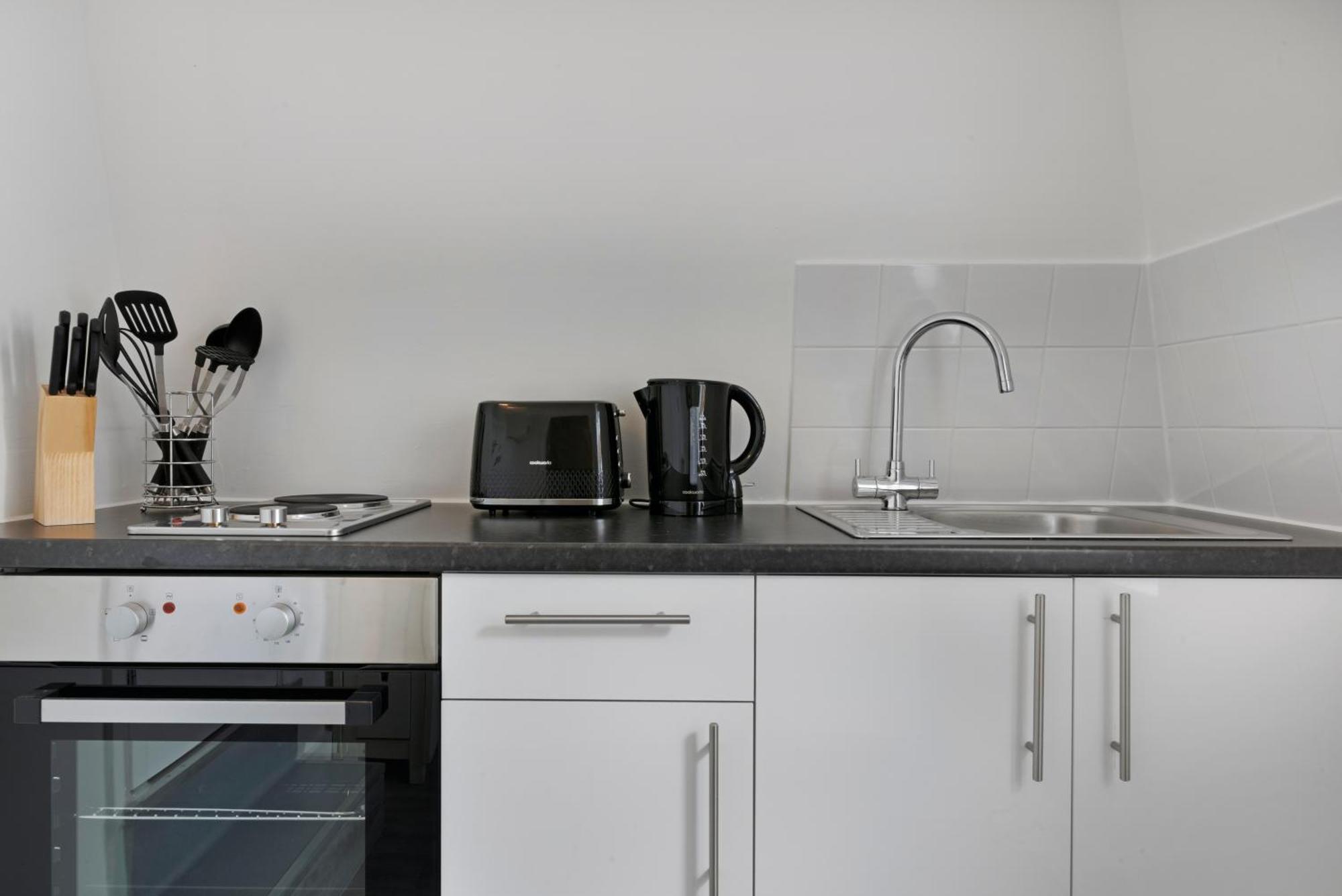 One Bedroom Flat Opposite Archway Station * Londen