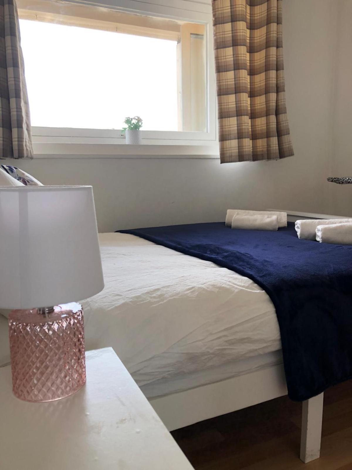 Comfy Entire Flat With View Balcony In Regents Park, Camden, Londres