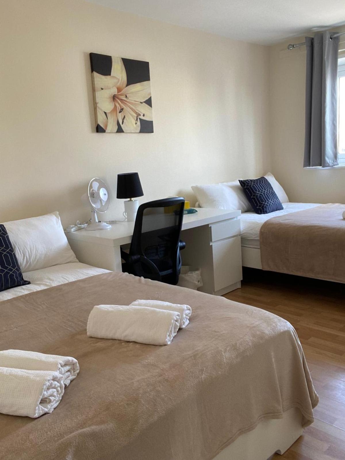 Comfy Entire Flat With View Balcony In Regents Park, Camden,