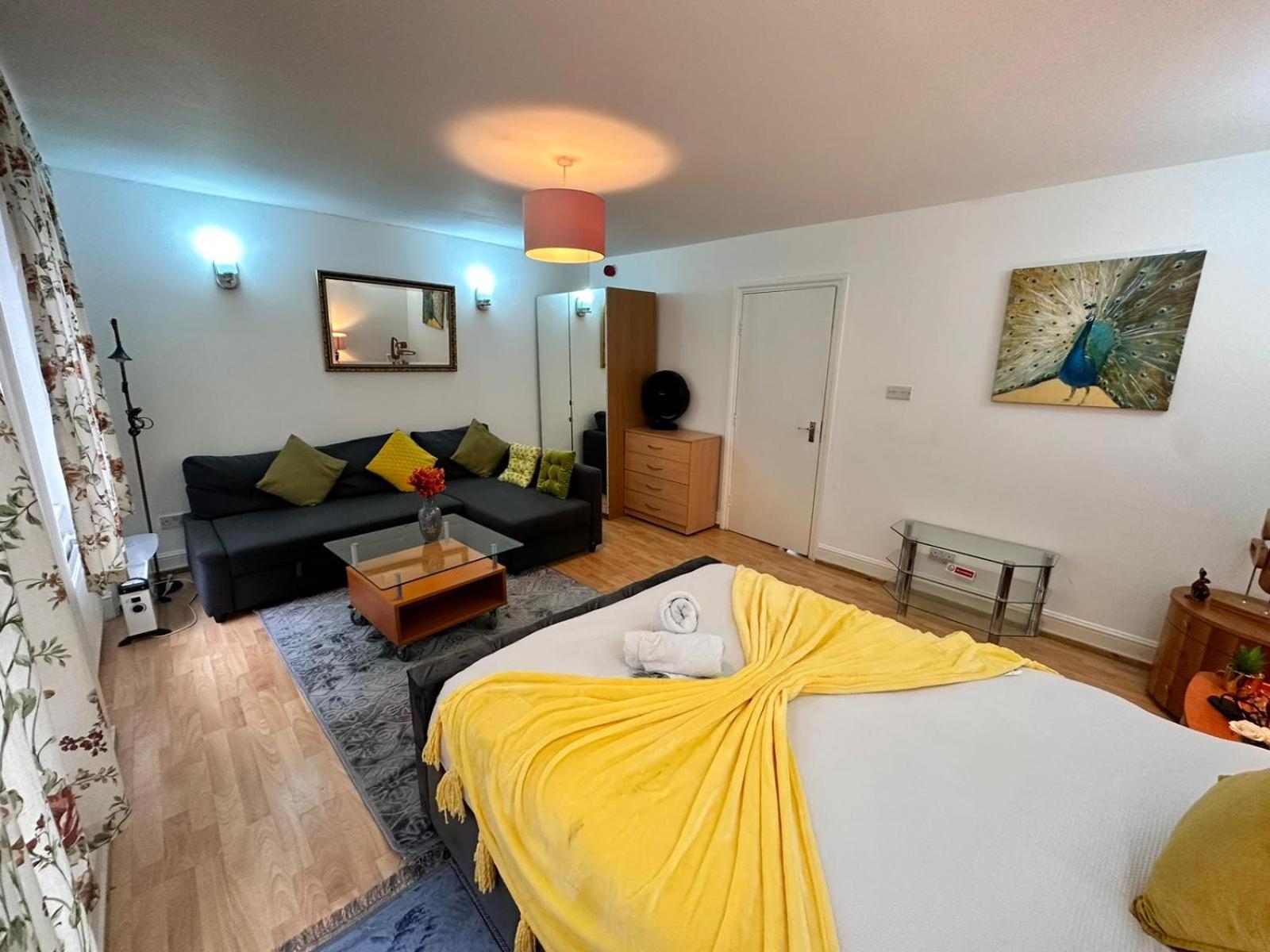 Bright Studio In Central Apartamento