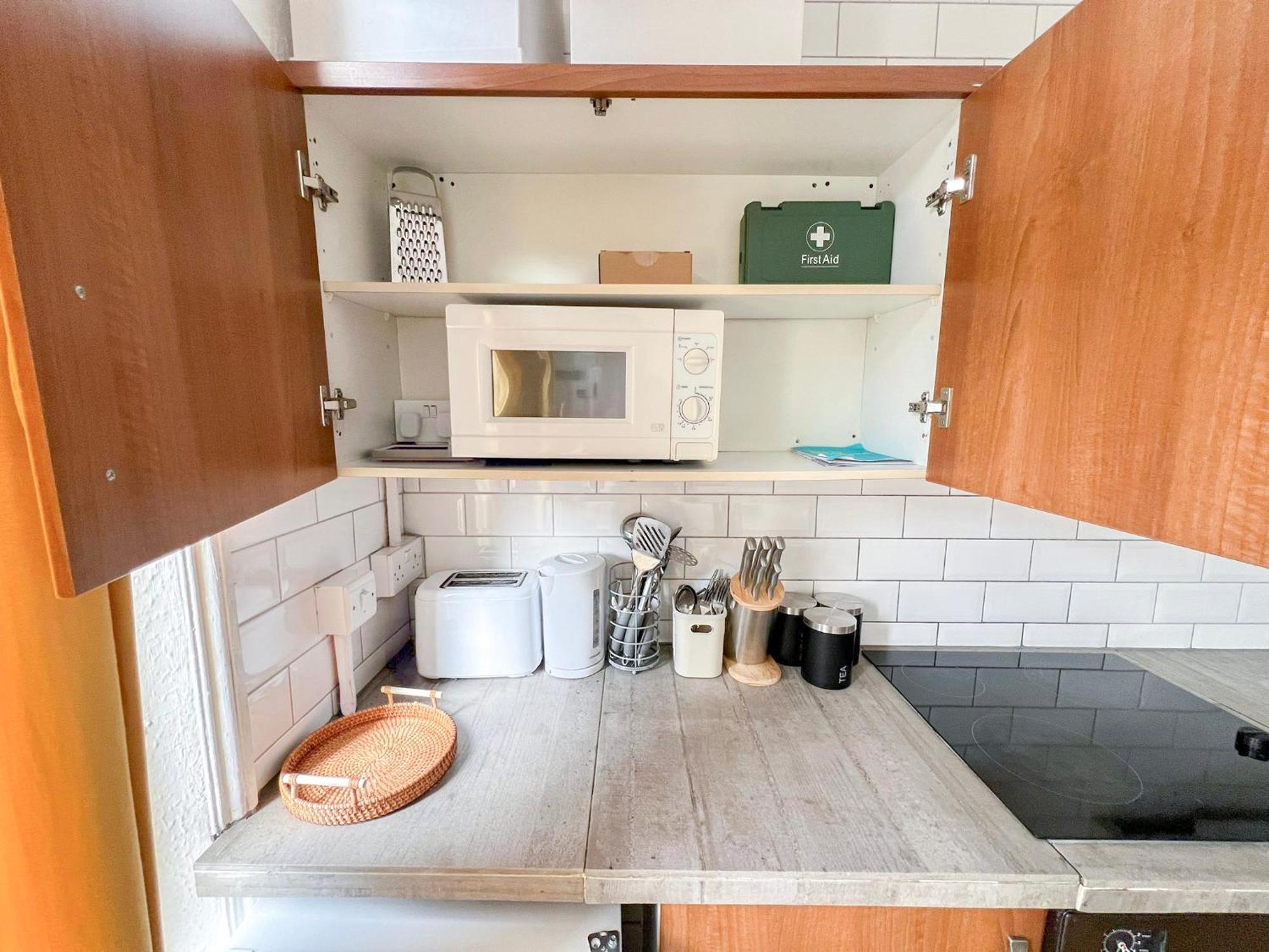 2 Bedroom Flat A Short Walk Away To Barbican Centre Near Farringdon, Old St Appartement