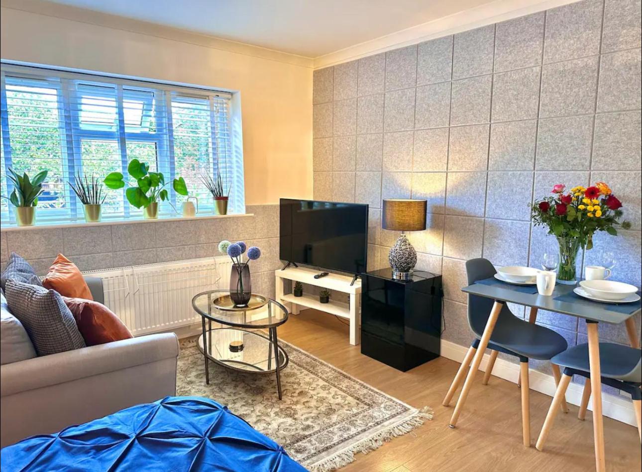 Stunning Business Travellers Studio En-Suite Bathroom Garden View * Londres