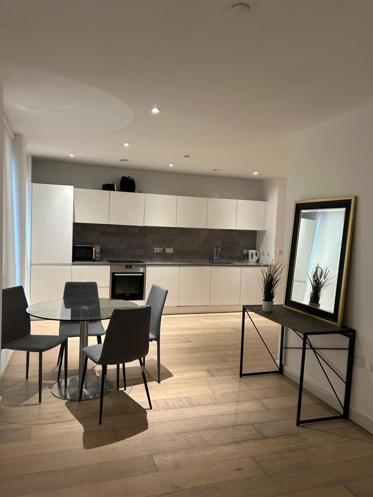 Apartamento One Bedroom In Royal Wharf, Close To Airport