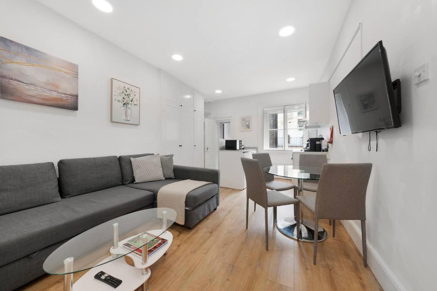 2 Bed Piccadilly 3