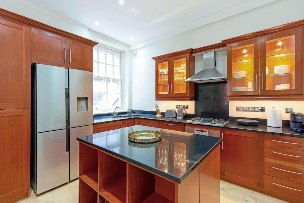 Fabulous 3 Bed In Kensington * Londres