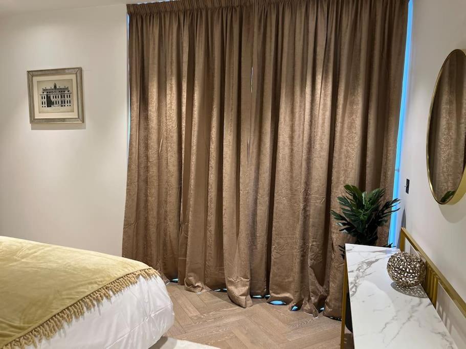 Modern 2 Bed Flat At Battersea Appartement Londres