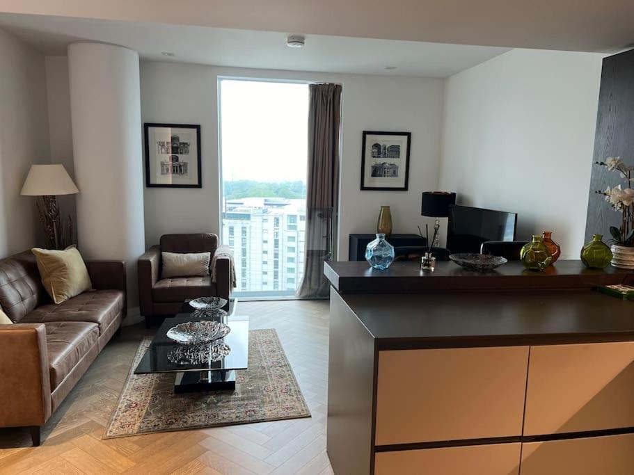 Modern 2 Bed Flat At Battersea * Londres