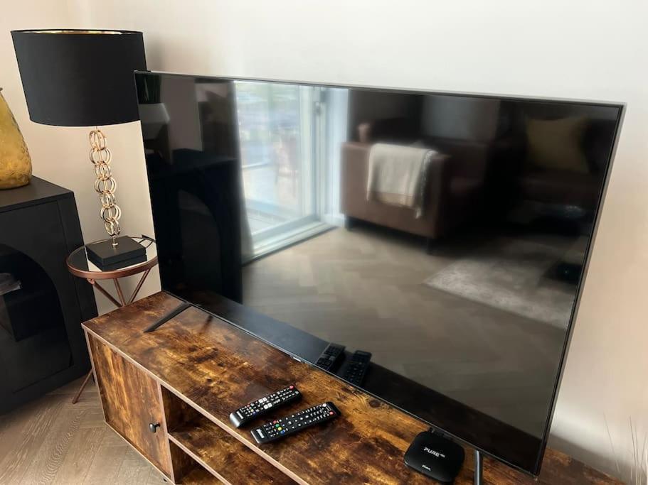 Modern 2 Bed Flat At Battersea * Londres