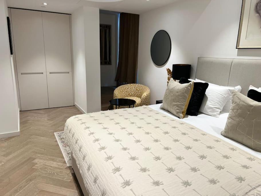 Modern 2 Bed Flat At Battersea * Londres