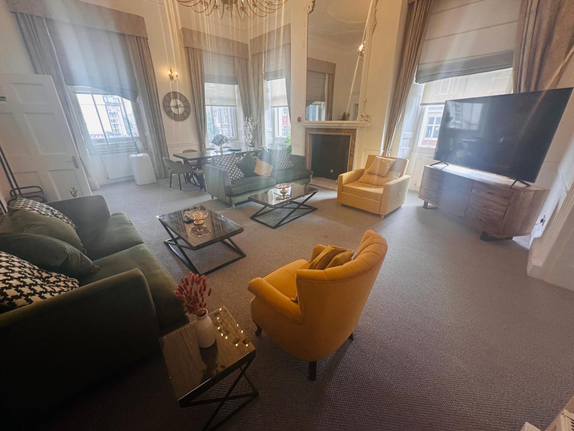 Luxury 3 Bedroom Duplex With Pool Table - 4hs Appartement Londres