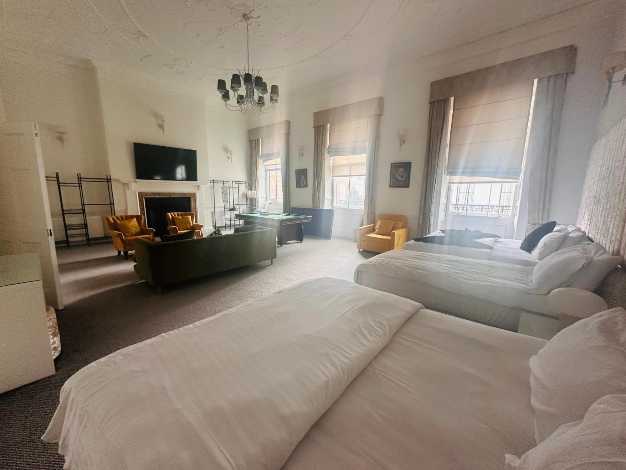 Luxury 3 Bedroom Duplex With Pool Table - 4hs Appartement