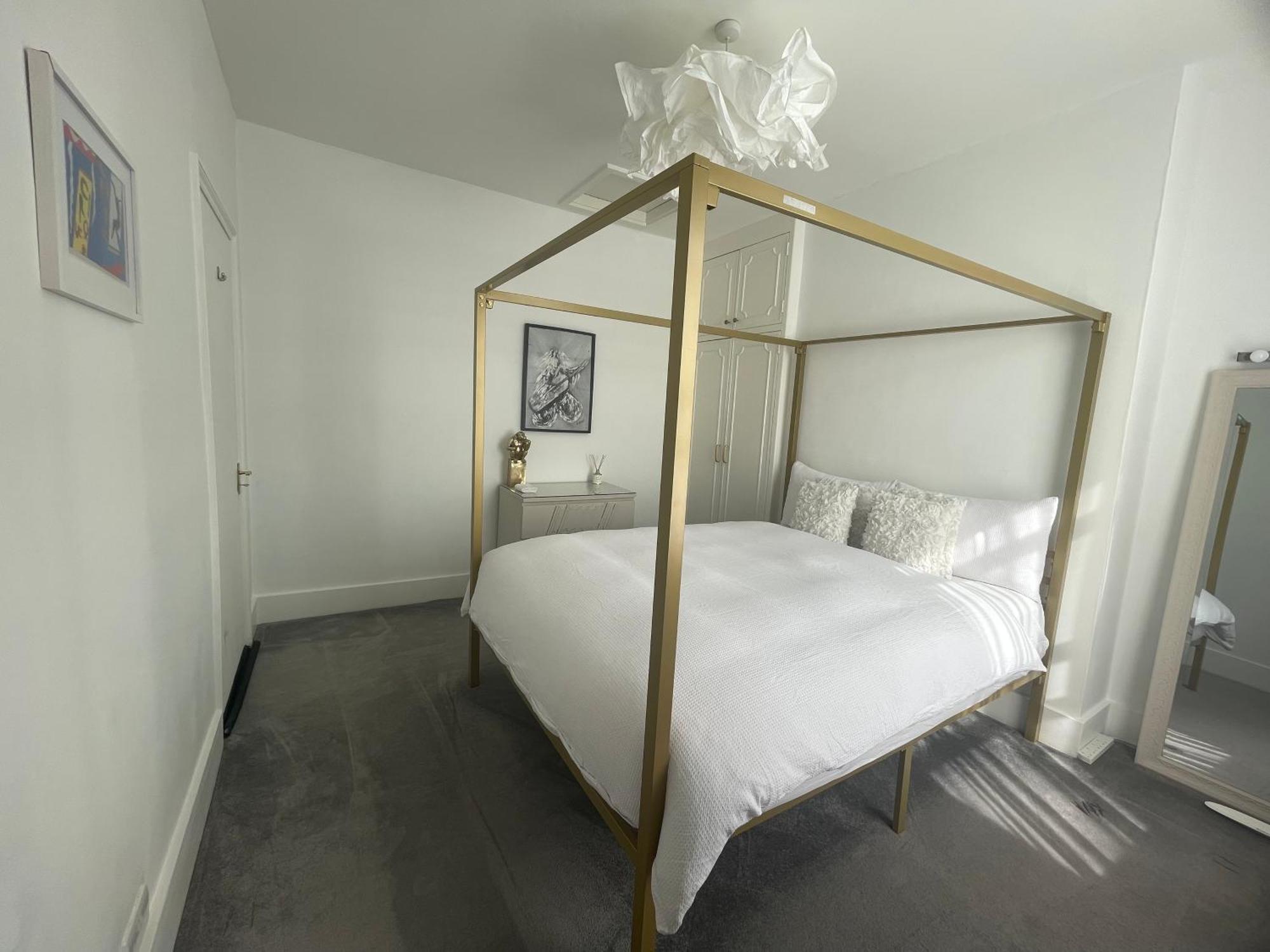 Queen Bedroom In Maida Vale Accommodatie bij particulieren *