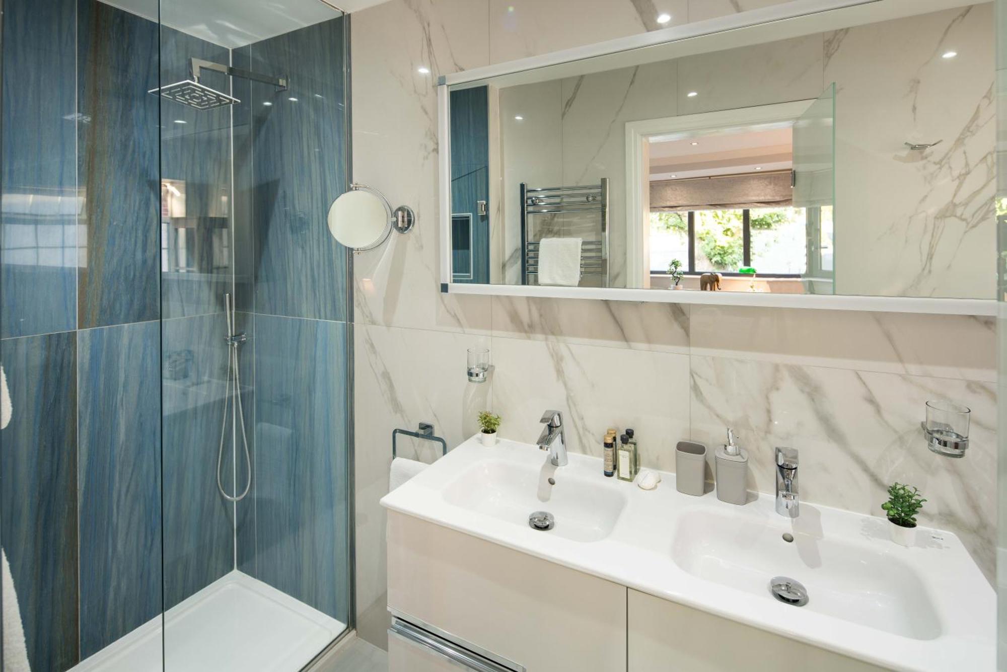 Luxury Pool House With Free Parking - Unico Residences * Londres
