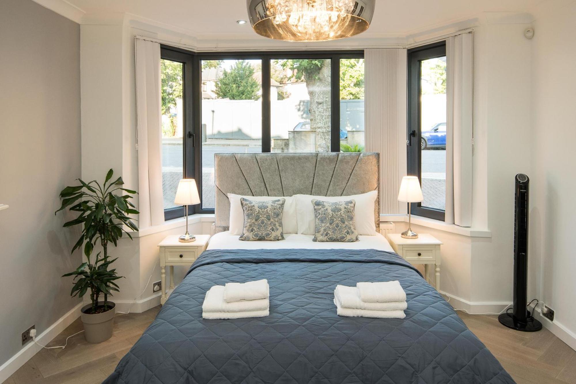 Luxury Pool House With Free Parking - Unico Residences Hébergement de vacances