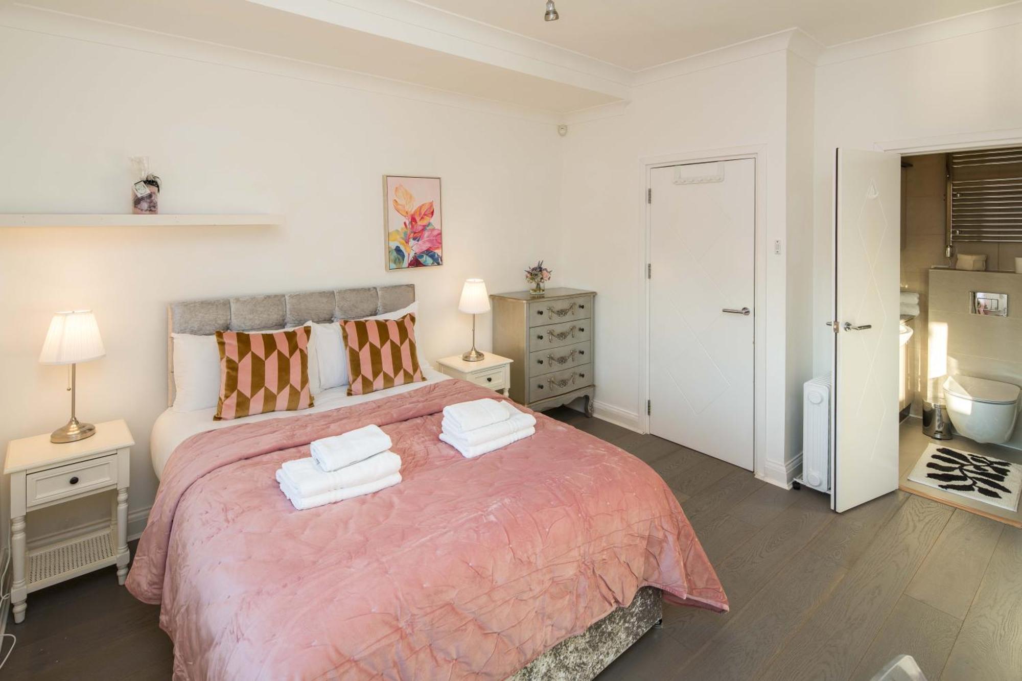 Luxury Pool House With Free Parking - Unico Residences