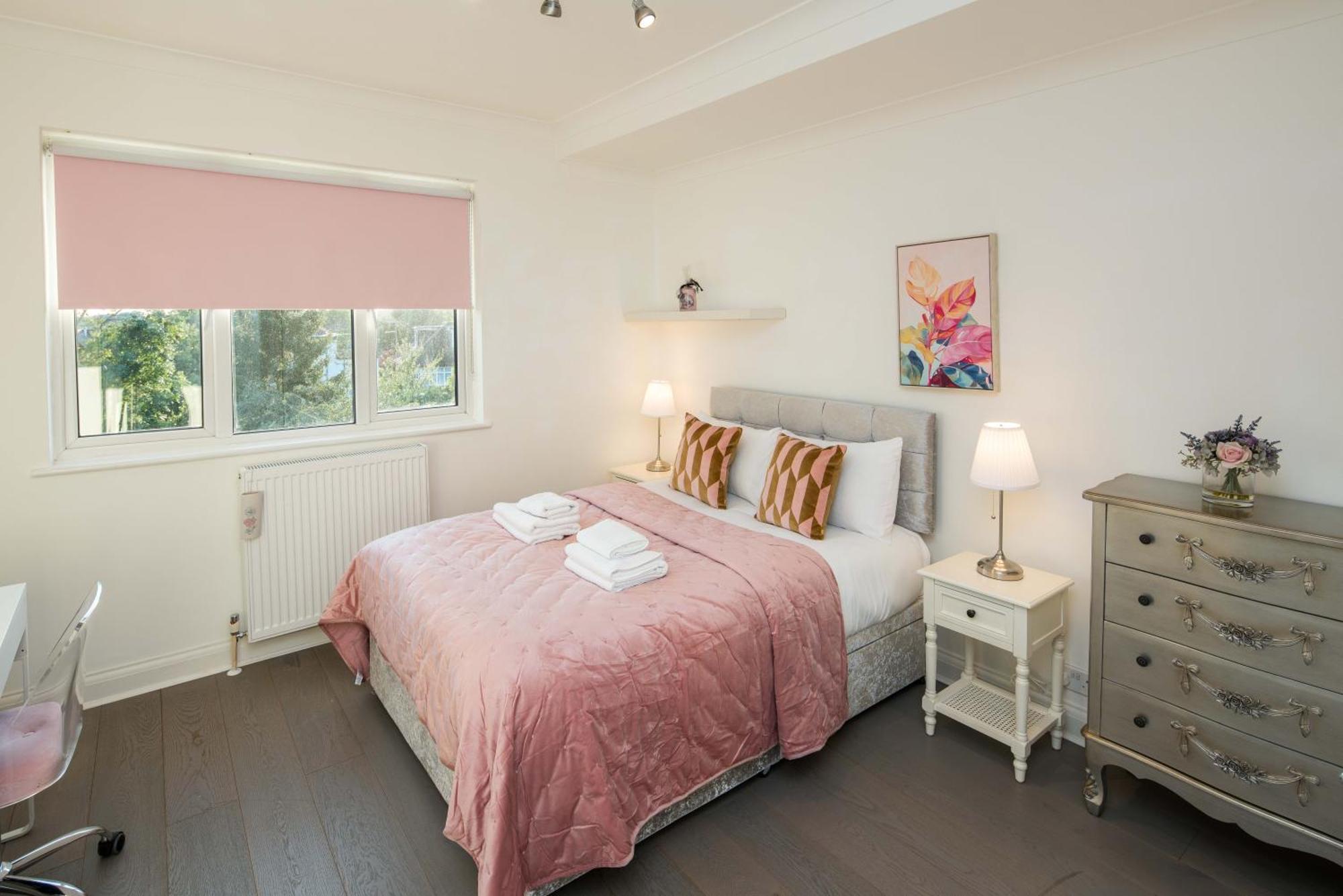 Luxury Pool House With Free Parking - Unico Residences Hébergement de vacances