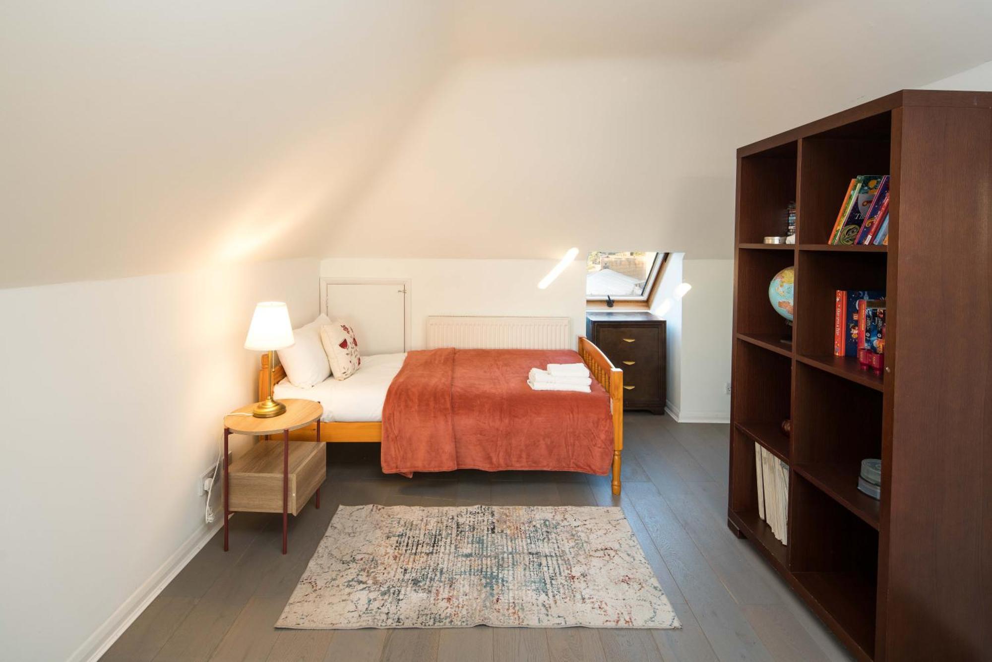 Hébergement de vacances Luxury Pool House With Free Parking - Unico Residences Londres