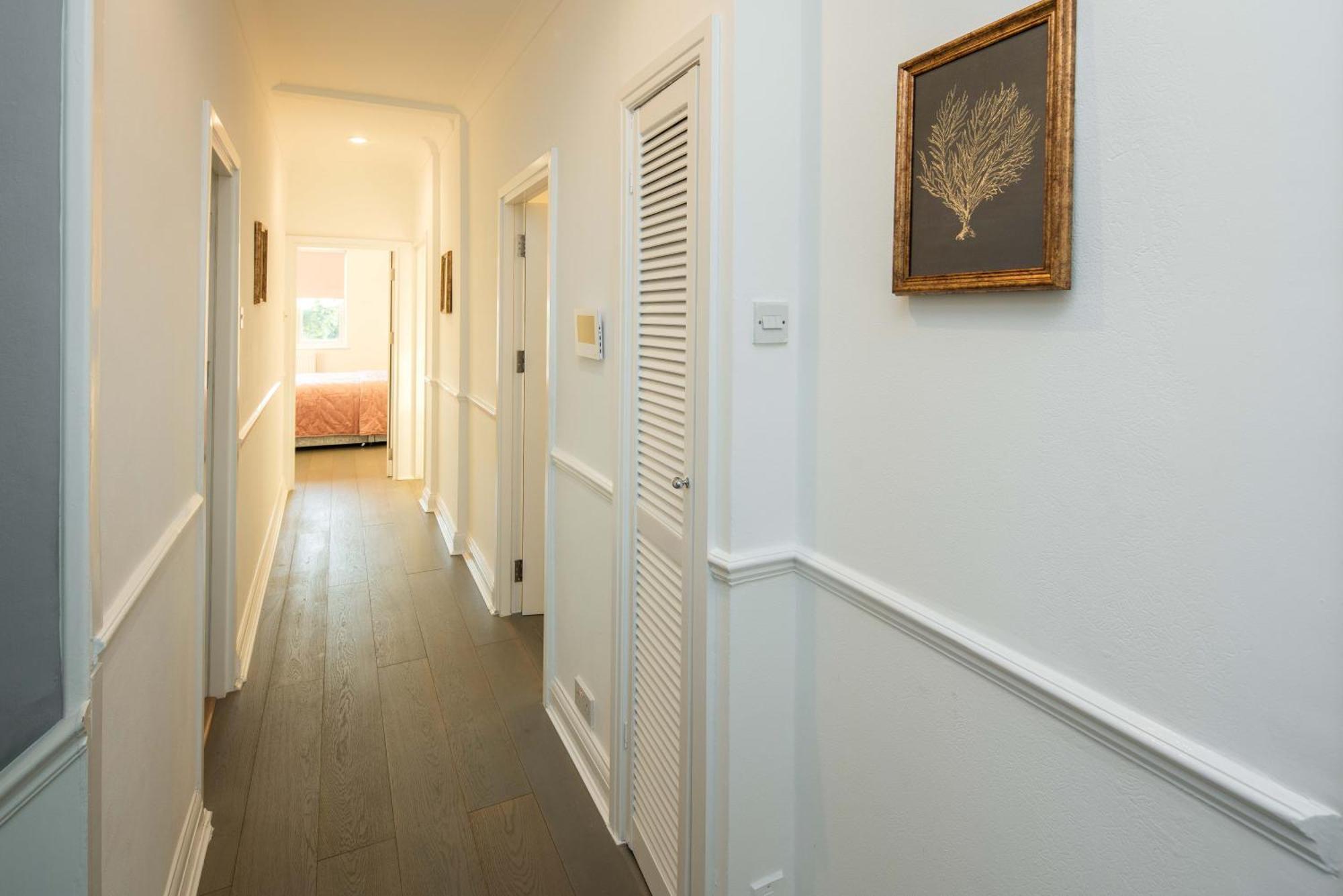 Luxury Pool House With Free Parking - Unico Residences Londres