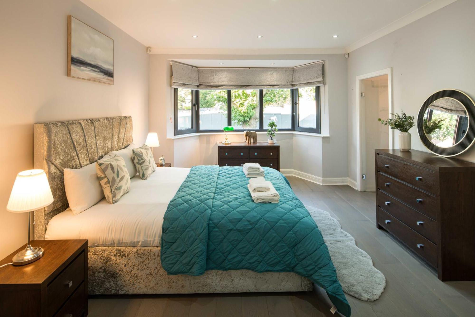 Luxury Pool House With Free Parking - Unico Residences Hébergement de vacances *
