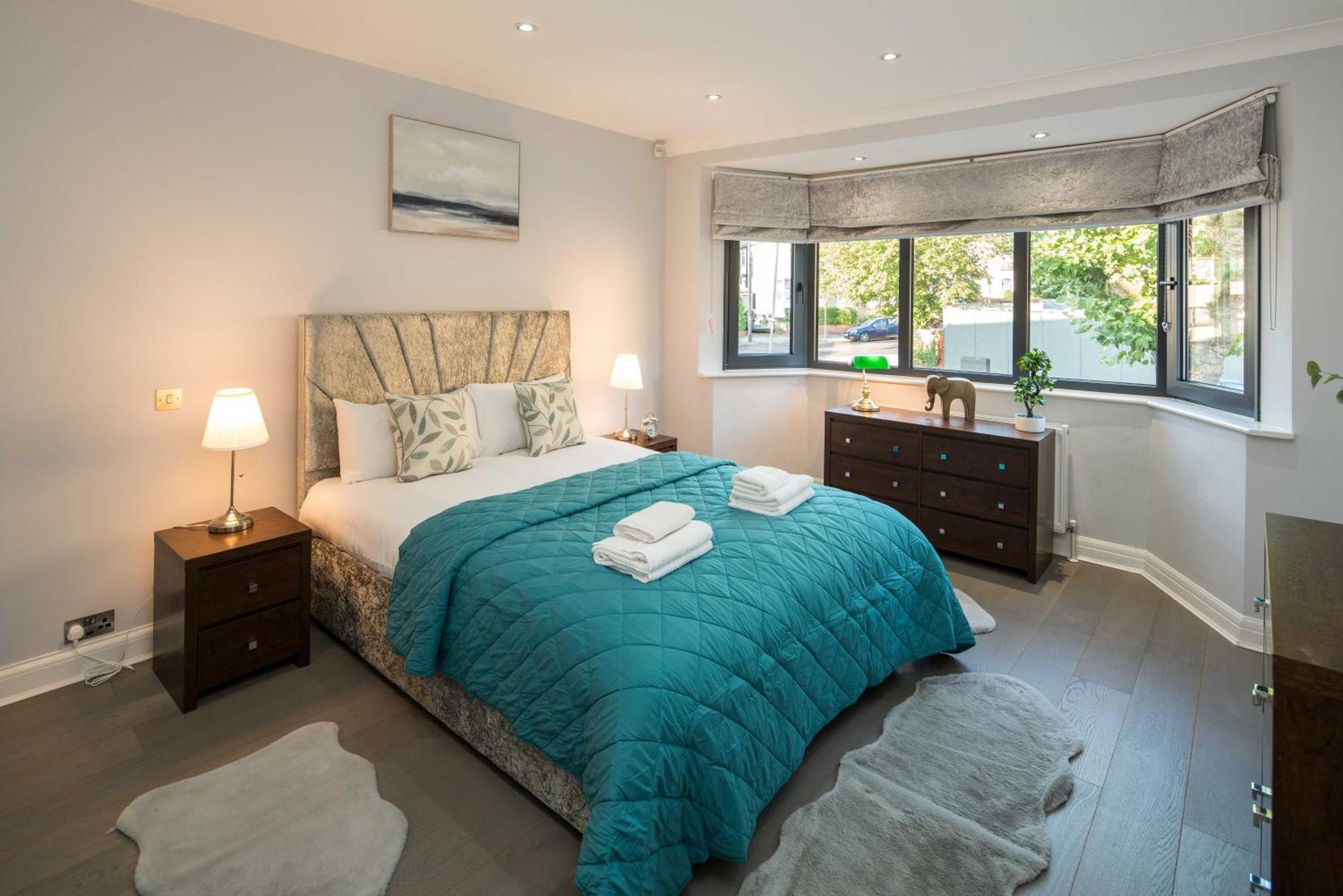 Luxury Pool House With Free Parking - Unico Residences * Londres