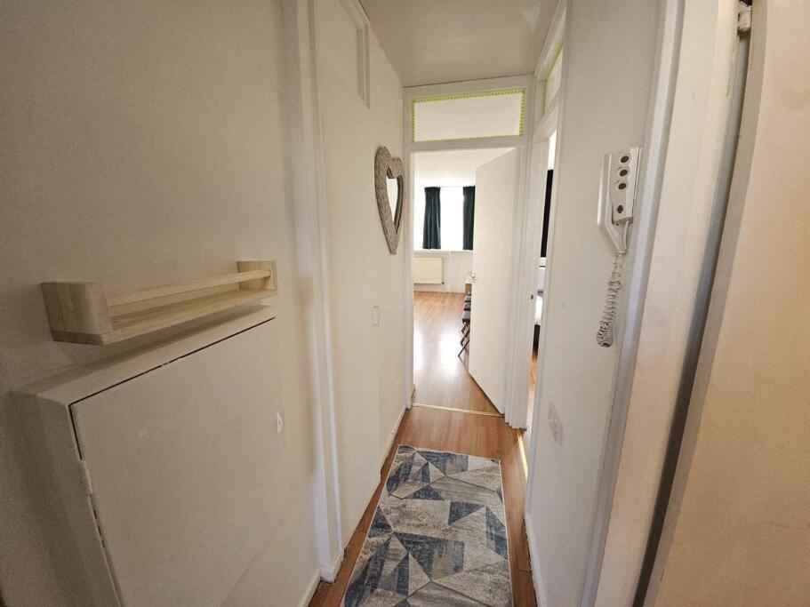 Steps From Kings Cross Station! Apartamento Londres