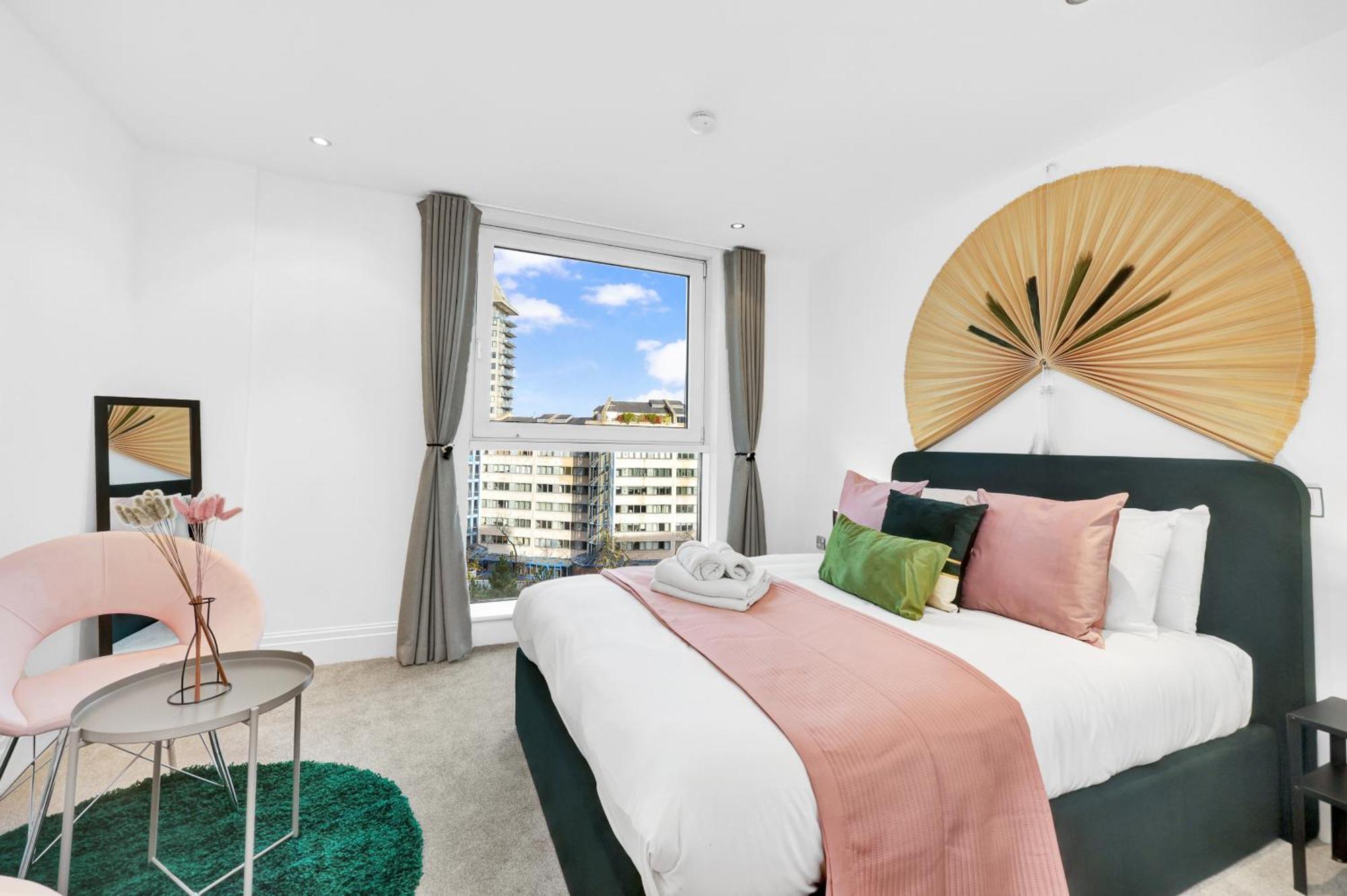 Apartamento Sleeps 8, Parking, River Views, Chelsea 3 Bdr Londres