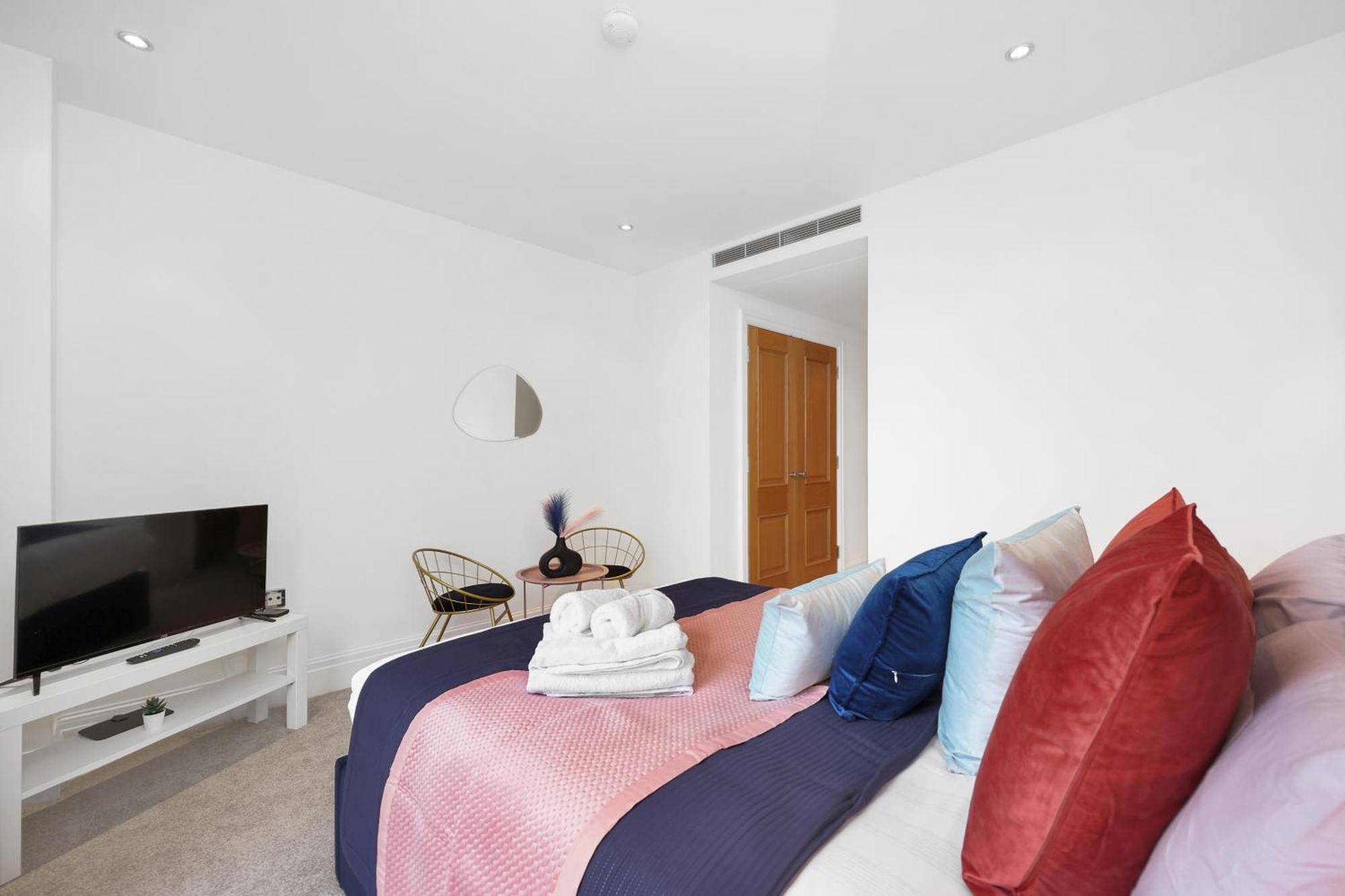 Apartamento Sleeps 8, Parking, River Views, Chelsea 3 Bdr *