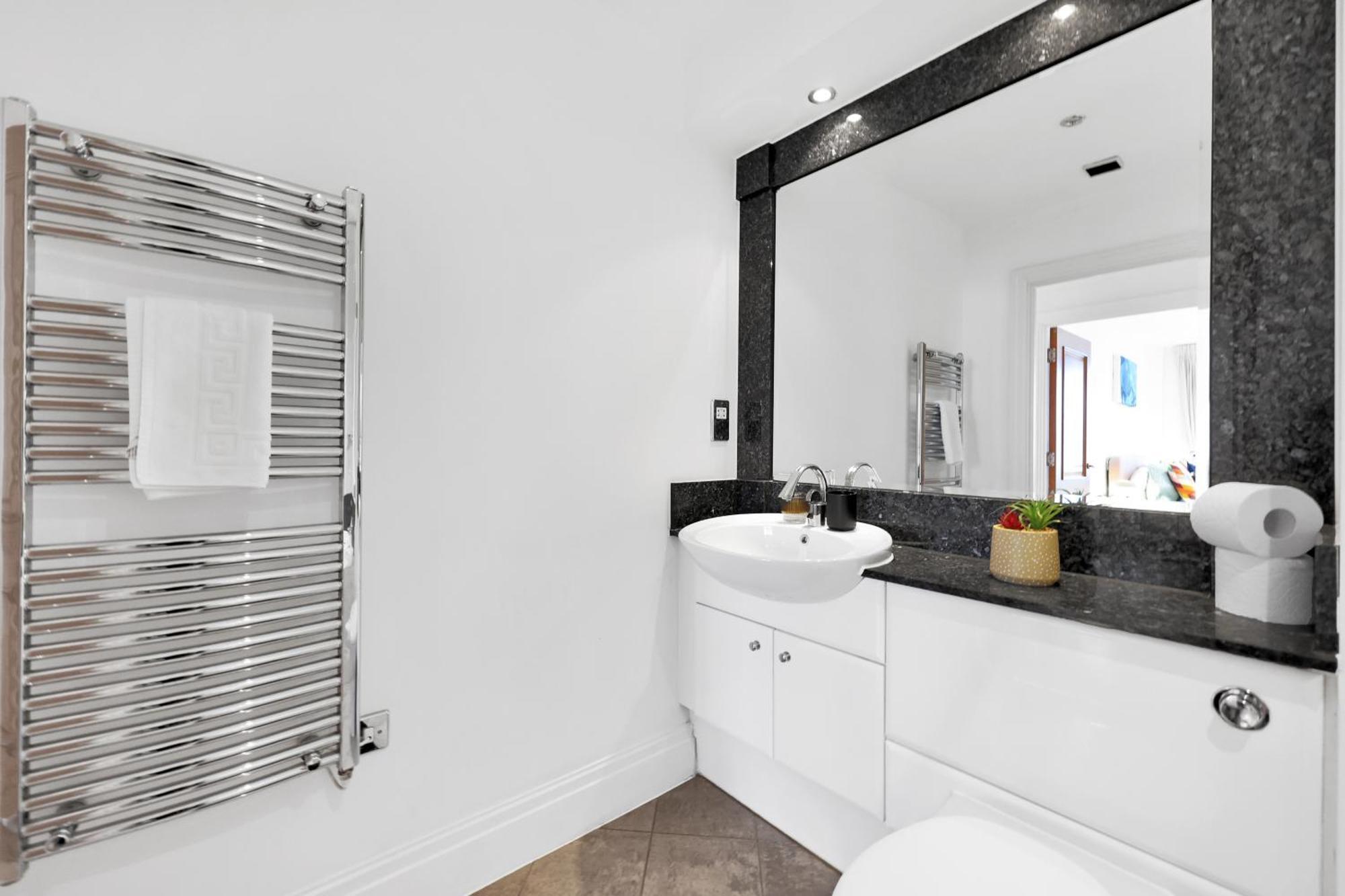 Apartamento Sleeps 8, Parking, River Views, Chelsea 3 Bdr