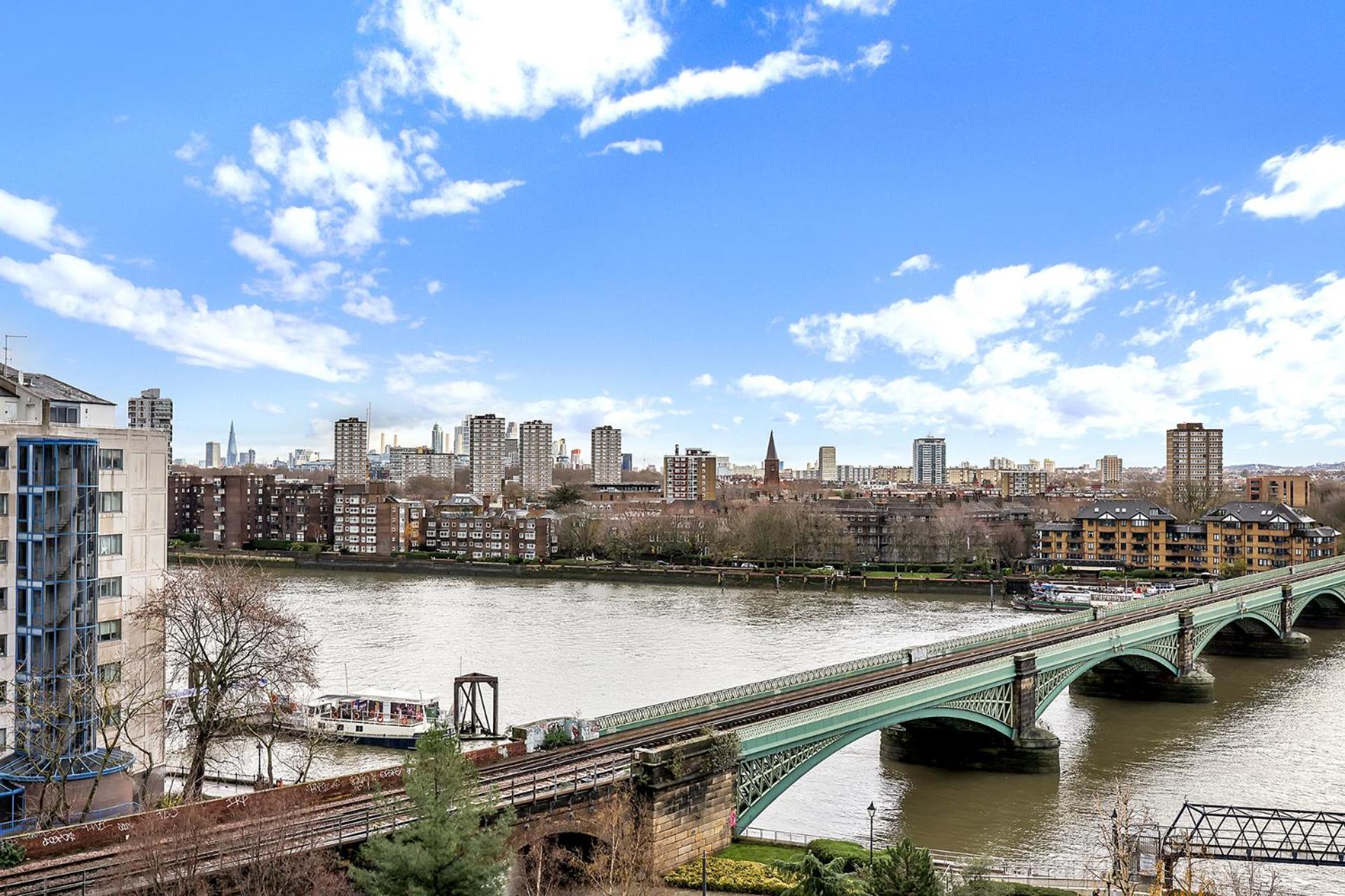 Apartamento Sleeps 8, Parking, River Views, Chelsea 3 Bdr Londres
