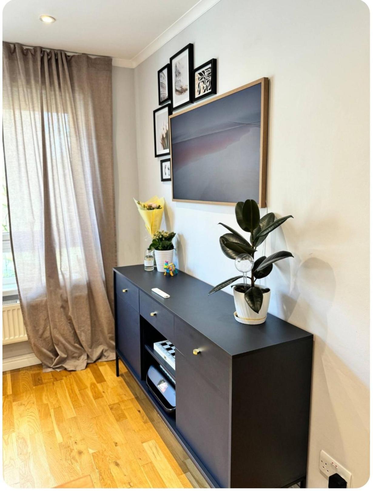 Two Bedroom Flat In The Heart Of Apartamento