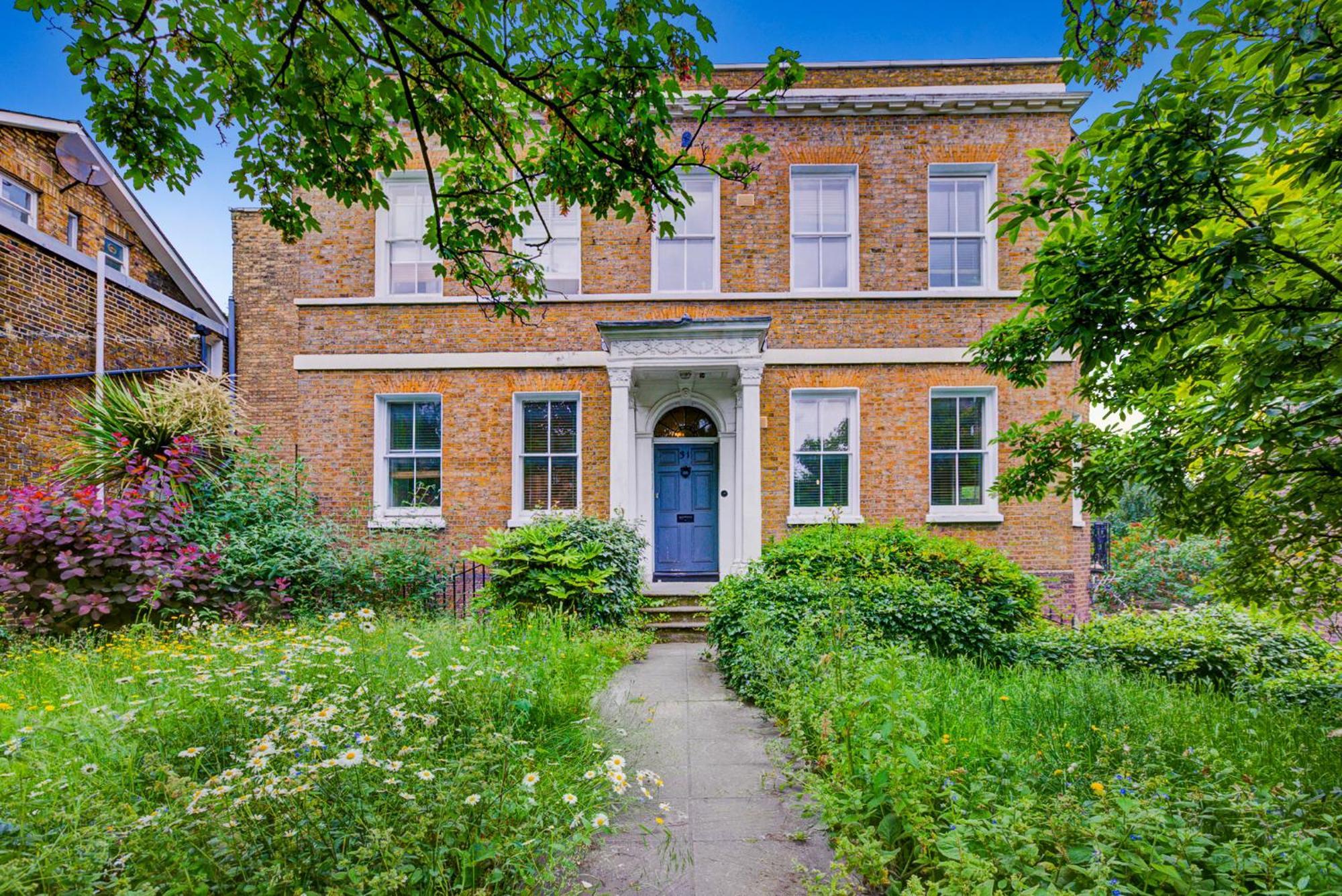 Charming Greenwich Flat *