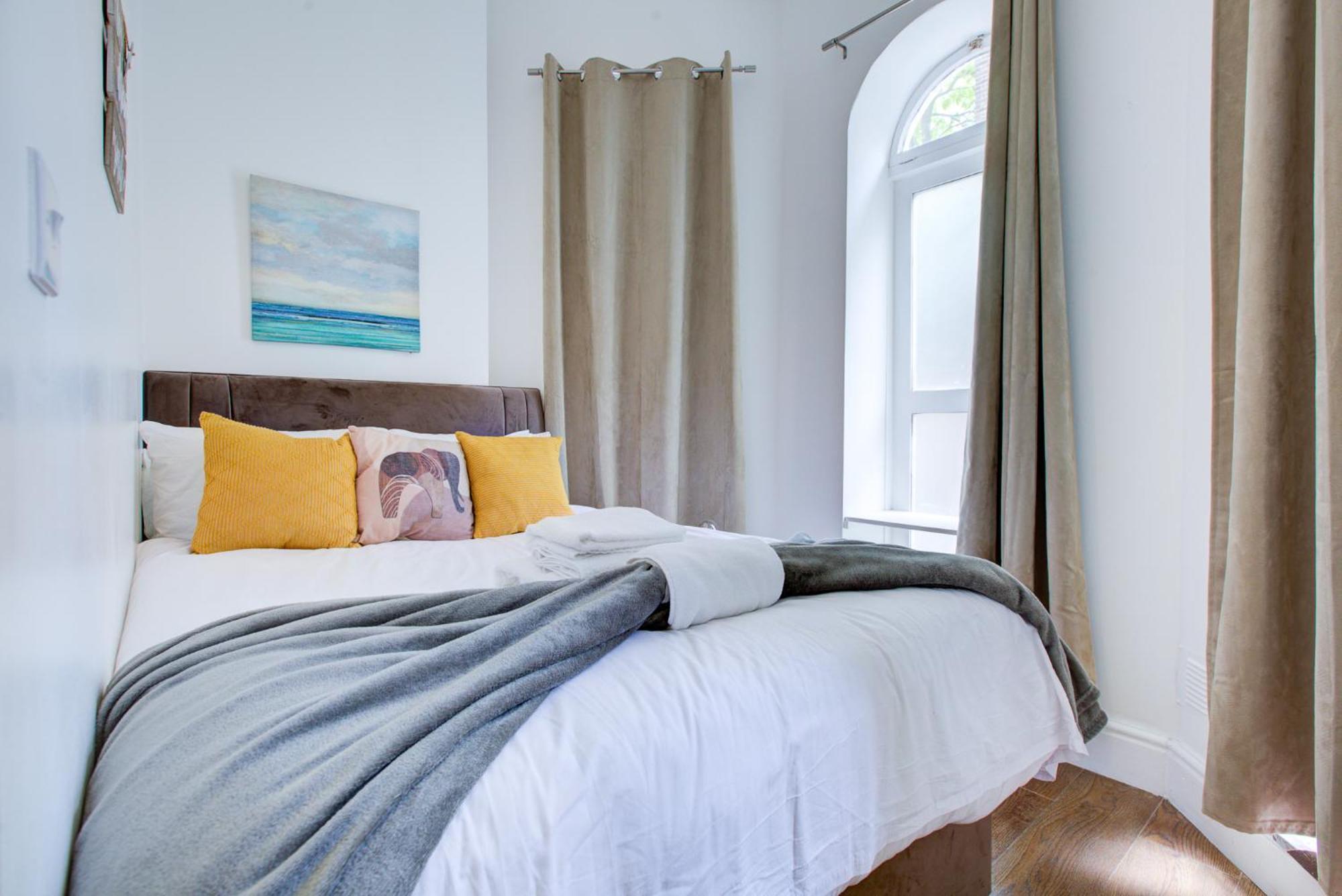 Charming Greenwich Flat *