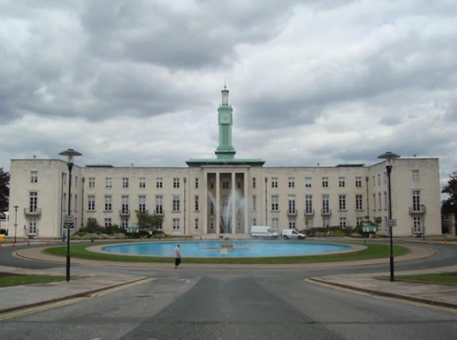 Peaceful 4br With Garden& Parking In Walthamstow Hébergement de vacances *