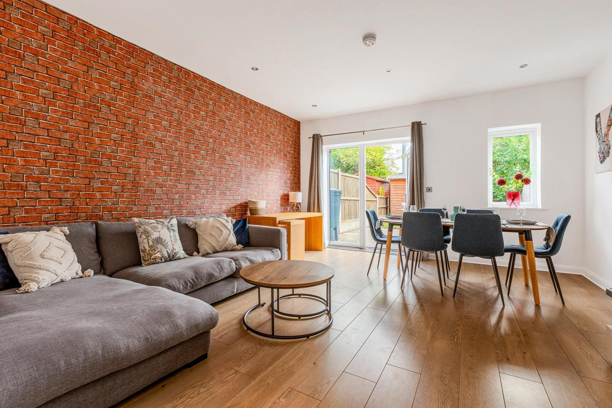 Peaceful 4br With Garden& Parking In Walthamstow Hébergement de vacances *