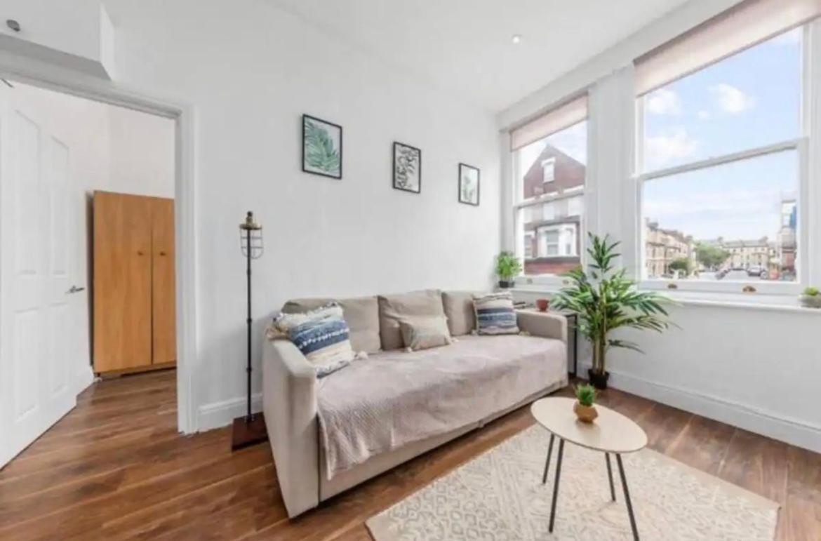 - 2 Bedroom Flat Near Clapham Junction Cj Apartment *
