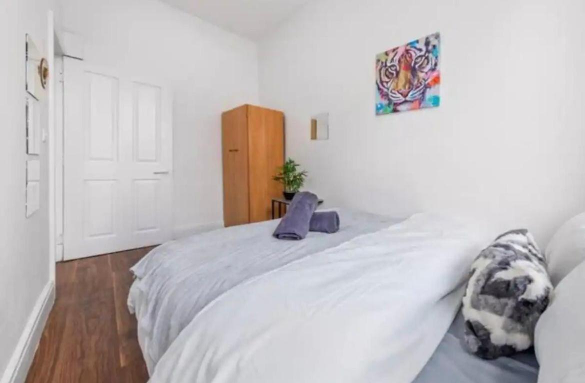 - 2 Bedroom Flat Near Clapham Junction Cj