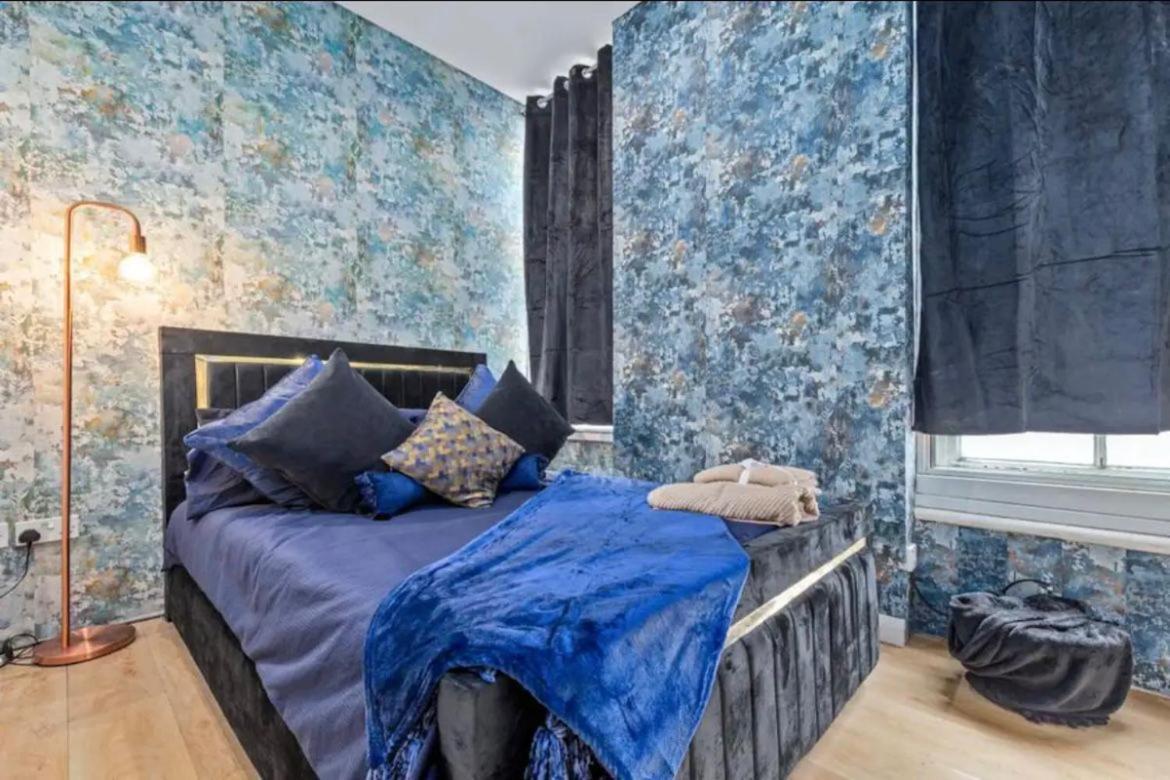 Two Bedroom Flat Opposite To Harrods Kb15 Apartment
