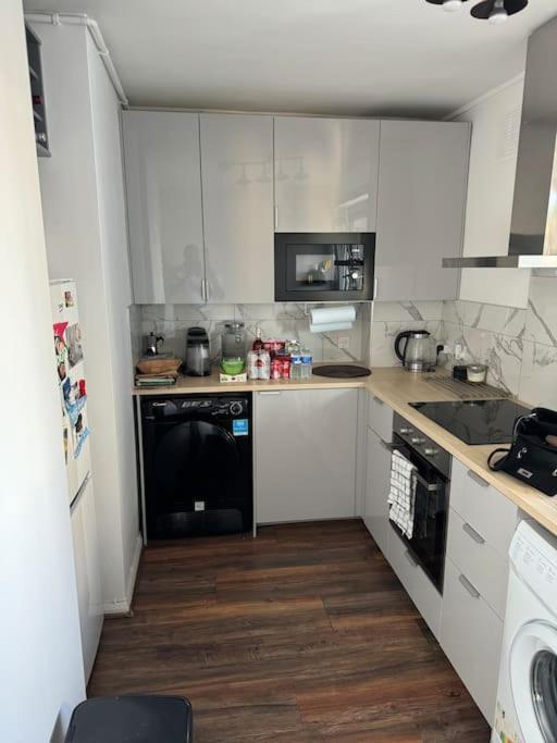 Modern 1 Bedroom Near Camden * London