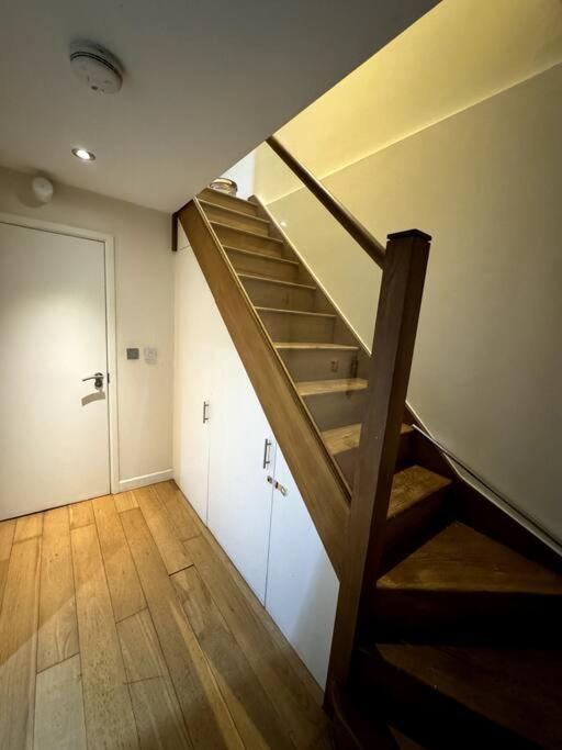 Paddington Station 2 Bedroom House *
